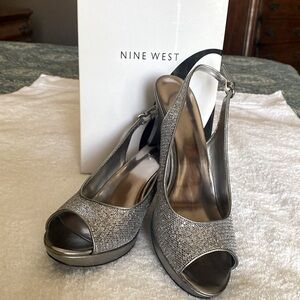 Nine West Women’s Peep Toe Heels Size 9 M Glitter